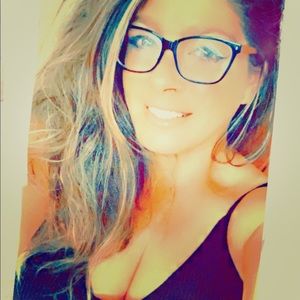 Meet your Posher, April